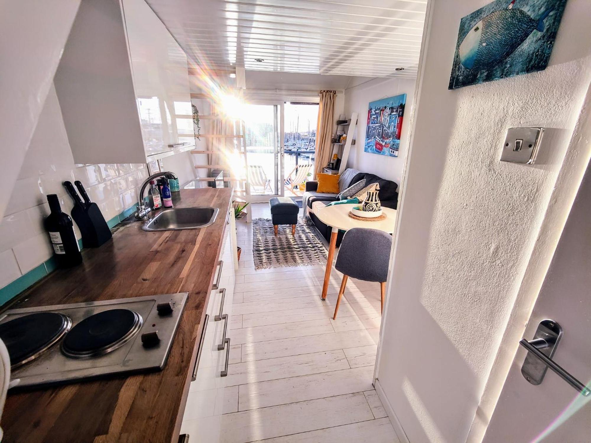 Tiny Float Home Brighton Exterior photo